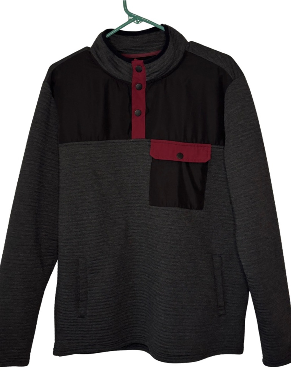 Nomad Nicholas Charcoal Gray Pullover Lightweight Jacket with Maroon Trim